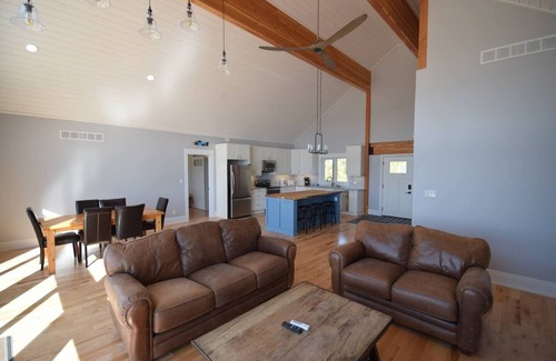 Tobermory House | Cedar Shoals Cottage
