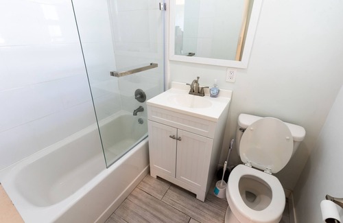 Melrose Condo | Cedar-Sinai Condo Perfect for Travelling Nurse or Professional