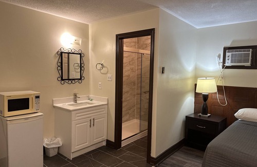 Georgetown Hotel | Cedar Springs Motel