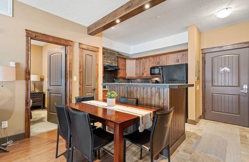East Kootenay Condo | Cedar & Stone | Pool | Hot Tub | Ground LVL | Pets