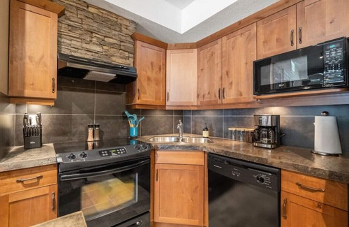 East Kootenay Condo | Cedar & Stone | Pool | Hot Tub | Ground LVL | Pets