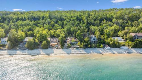 Dyer's Bay House | Cedar & Stone, Stunning Dyer's Bay Retreat Tico