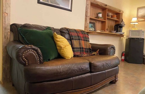 Forks Apartment | Cedar Suite near Olympic National Park