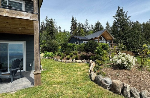 Powell River House | Cedar Suite | Oceanfront Luxury Escape | Hot Tub | Optional Sauna Add-On