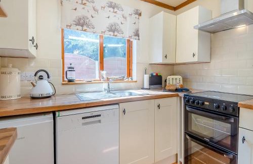 Bungay Apartment | Cedar - Uk49525