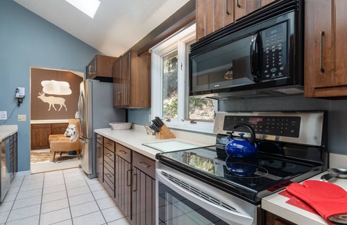 Windcliff Estates House | Cedar Upper Vacation Home at Windcliff by RedAwning