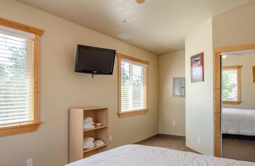 Cedar City Apartment | Cedar Wood Escape