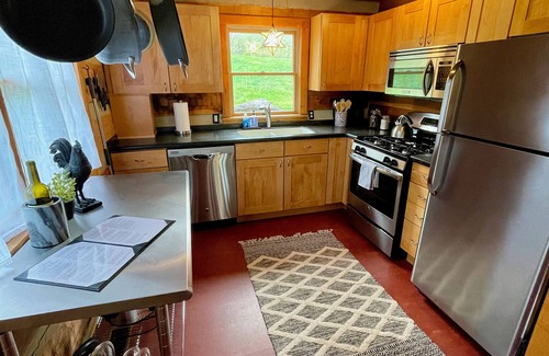 Linden Cabin | Cedarbank Cabin in Virginia Wine Country