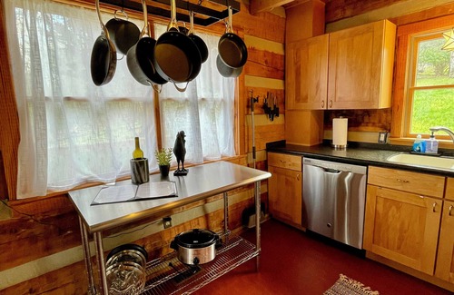 Linden Cabin | Cedarbank Cabin in Virginia Wine Country