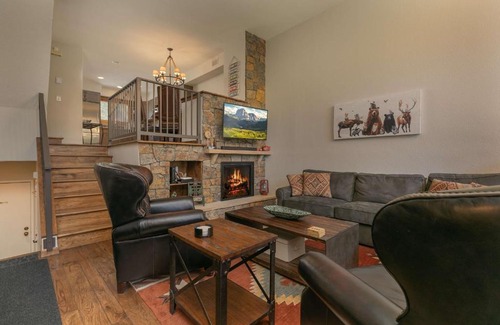 Peak 9 House | Cedars Liftside Townhome: Ski In/Ski Out