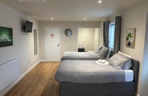 Barrow Gurney Bed & Breakfast | Cedarwood B&B