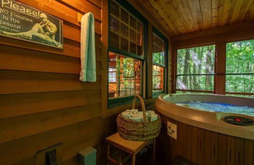 Saugatuck House | Cedarwood Lodge