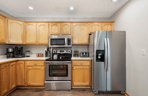 Mountainside House | Cedarwoods | Hot Tub + Private Wooded Setting