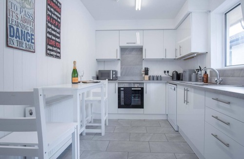 Birchgrove House | Cefn Road - 3 Bedroom Bungalow - Glais