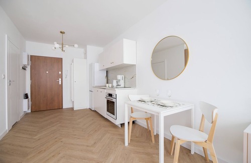Brynow Apartment | Ceglana 76 | Bright Studio | Parking & Balcony