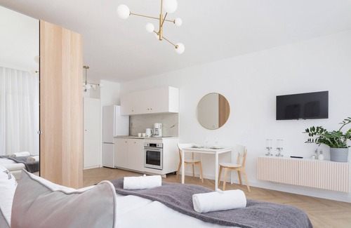 Brynow Apartment | Ceglana Park Studio Katowice by Renters