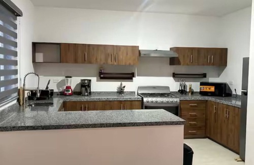 Centro House | CEIBA WOMAN'S HOUSE - 3 BEDROOMS, INDOOR POOL, WE INVOICE