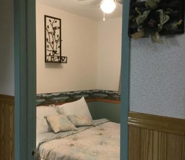 East Kootenay Hotel | Celadon Lodge