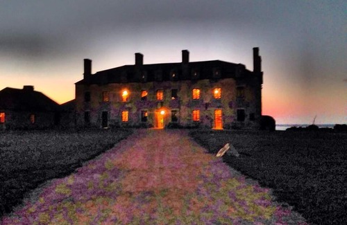 Youngstown House | CELEBRATE SUMMER ! 10 Percent Discount In June