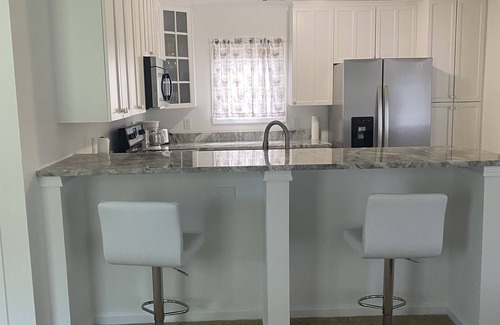 Issue House | Celebrate Summer at Sunny Place Cottage!