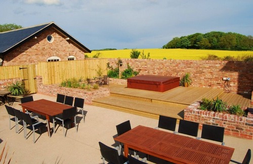Driffield House | Celebration House/Victorian Railway Conversion. Sleeps up to 18 guests.