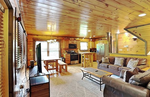Hemlock Hills Cabin | Celebration Lodge by Jackson Mountain Homes