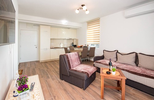 Dobra Voda Apartment | Celebrity Lux Apartment