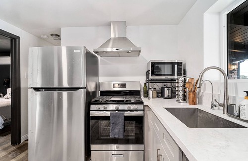 Yucca Valley House | Celeste JT: Relax & Unwind on 4 Acres + FirePit + Hot Tub + GameRoom + Hammocks