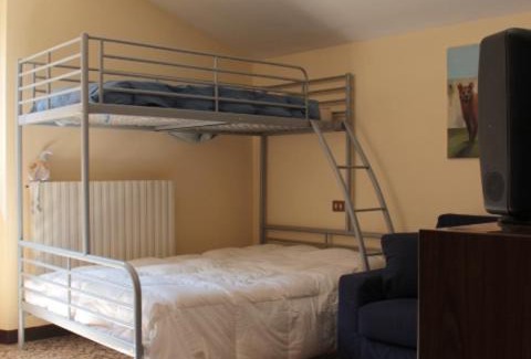 Ortanella Apartment | CELTIC ALCOVE & small art exhibition