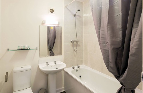 Rhoose Hotel | Celtic International Hotel Cardiff Airport