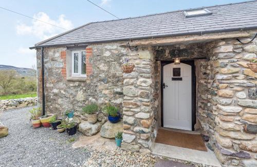 Brynrefail House | Celyn Farm Cottage