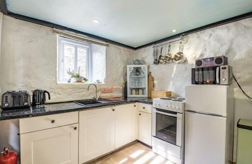 Brynrefail House | Celyn Farm Cottage