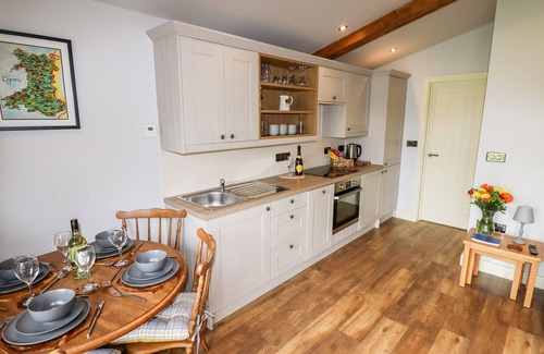 Ruthin Cottage | CELYN, romantic, character holiday cottage in Cyffylliog