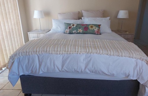 Nahoon Apartment | Cenikma Guest Suites - Couples Room
