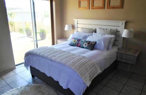 Nahoon Apartment | Cenikma Guest Suites - Couples Room