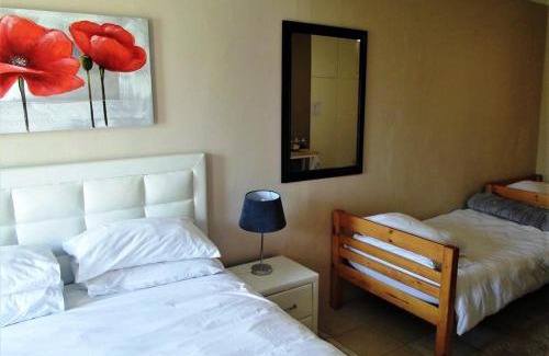 Nahoon Apartment | Cenikma Guest Suites - Family Room 1