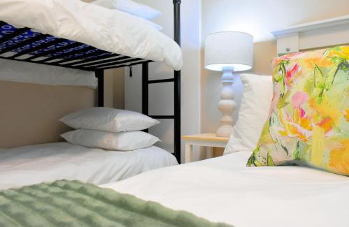 Nahoon House | Cenikma Guest Suites - Family Room 2