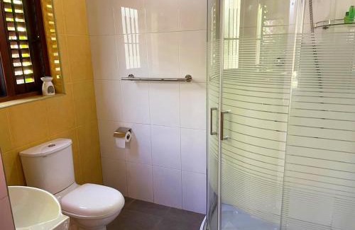 Negombo Bed & Breakfast | Cenreeza Airport Villa