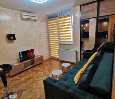 Grbavica Apartment | Centar Stan na dan sa besplatnim parkingom