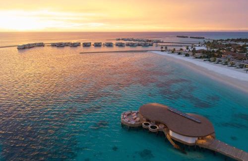 Farukolhufushi Island Resort | Centara Grand Lagoon Maldives