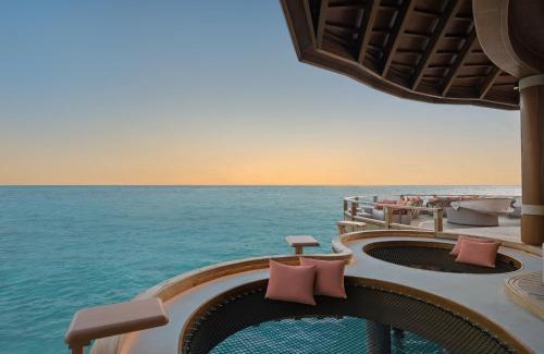 Farukolhufushi Island Resort | Centara Grand Lagoon Maldives