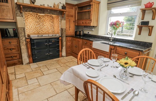 Embsay Cottage | CENTENARY COTTAGE, pet friendly, character holiday cottage in Skipton