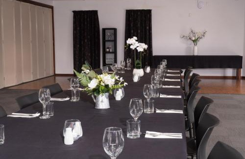 Alexandra Hotel | Centennial Court Hotel