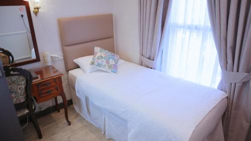 Cambridge Hotel | Centennial Hotel