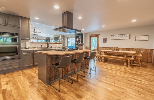 Centennial Cabin | Centennial Mountain Retreat