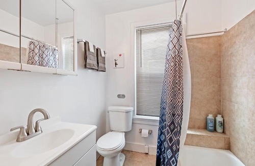 Point Breeze Apartment | Center City South-Scandinavian Style 1BR by ACT