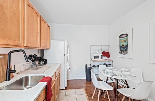 Point Breeze Apartment | Center City South-Scandinavian Style 1BR by ACT