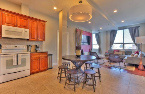 Chinatown Apartment | Center City | Spacious | Hosted By StayRafa