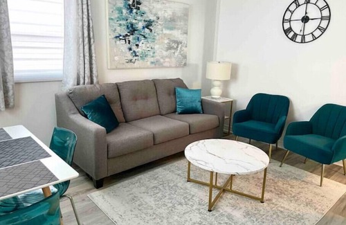 Terra Nova House | Center City with Recent Renosn(King & Double Beds)