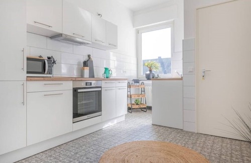 Krefeld Apartment | Center Dream Apartment | Netflix, full Kitchen, Shower, Washingmaschine